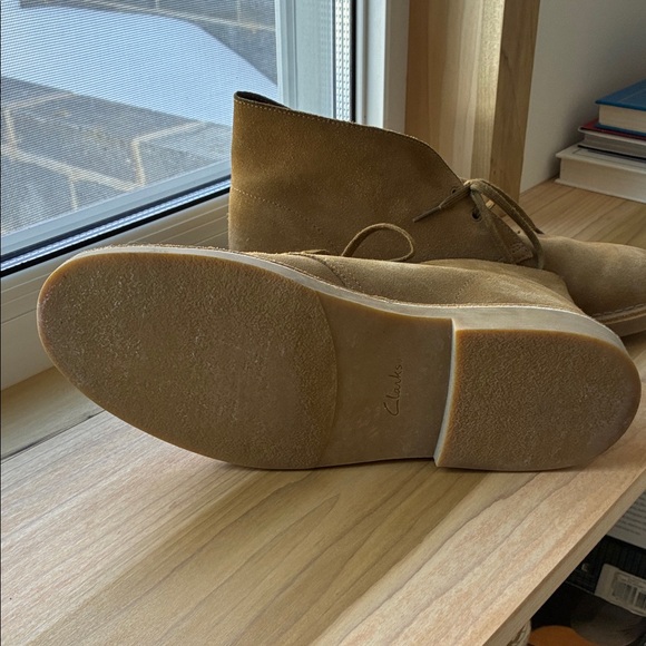 Clarks Men's Brown Suede Chukka Boots - Picture 5 of 8